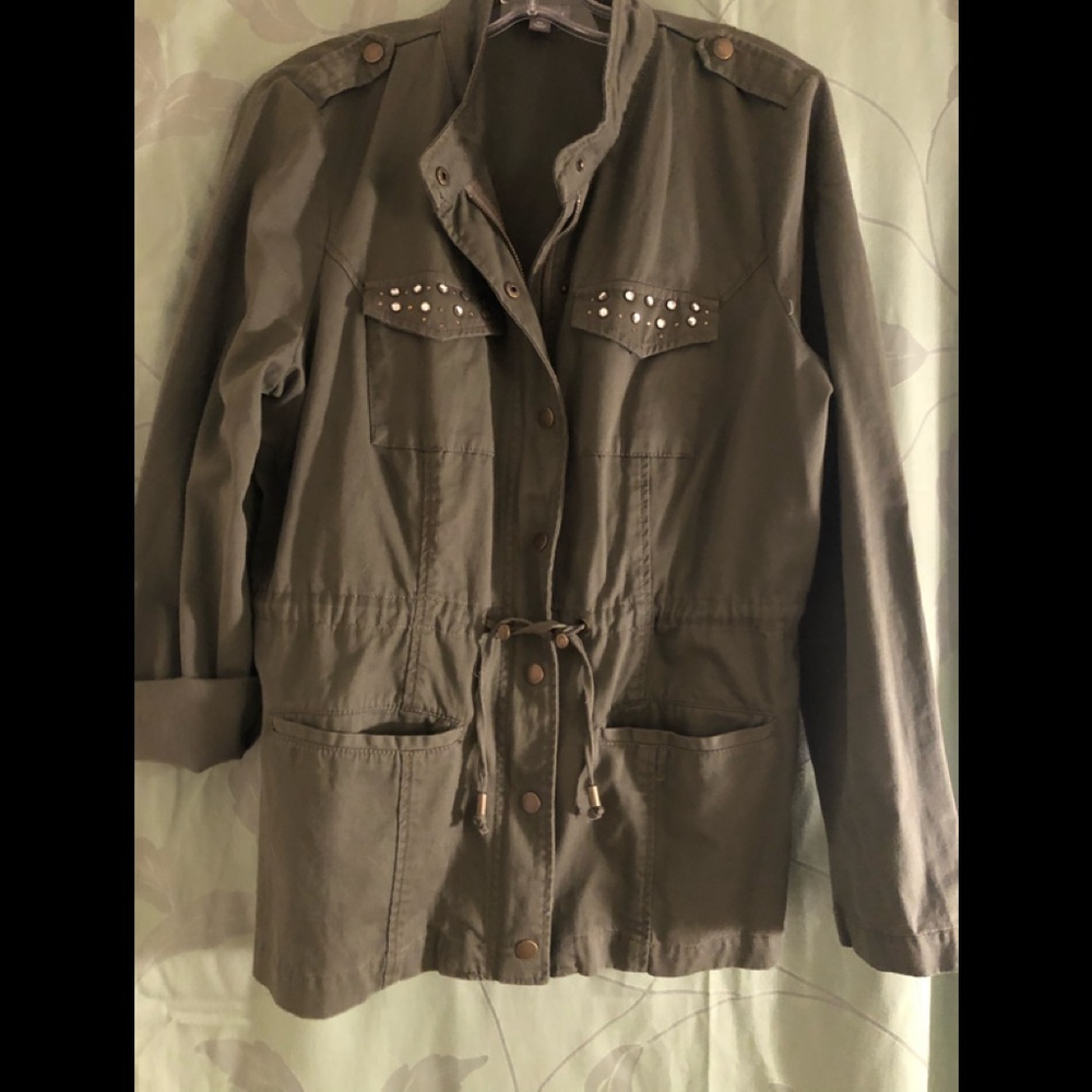 Green jacket w/ cooper accents & draw string waist